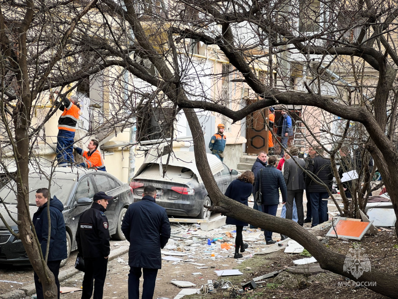 В Севастополе ликвидируют последствия происшествия на улице Леваневского (ВИДЕО)