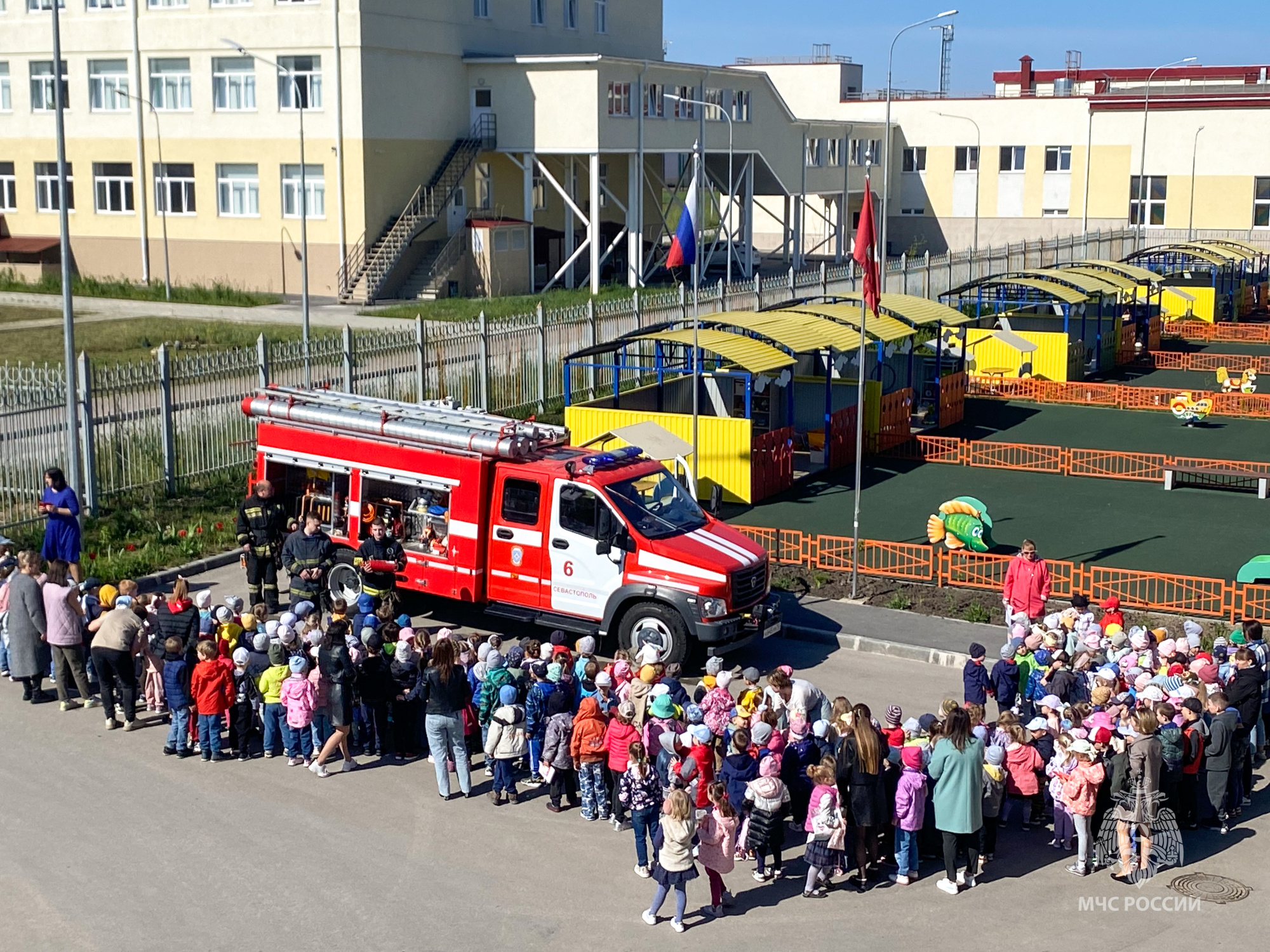 Знакомство с МЧС: севастопольские пожарные провели занятие в детском саду в  канун Дня пожарной охраны России | 25.04.2023 | Севастополь - БезФормата