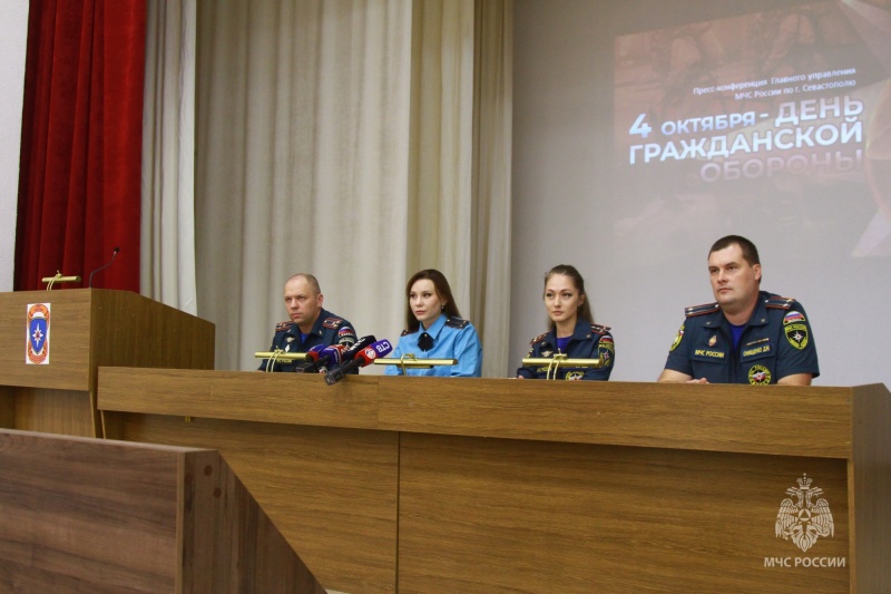 Об итогах купального сезона и промежуточной статистике пожароопасного в МЧС России по городу Севастополю рассказали на встрече с прессой