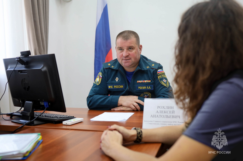 Начальник севастопольского чрезвычайного ведомства провел приём граждан