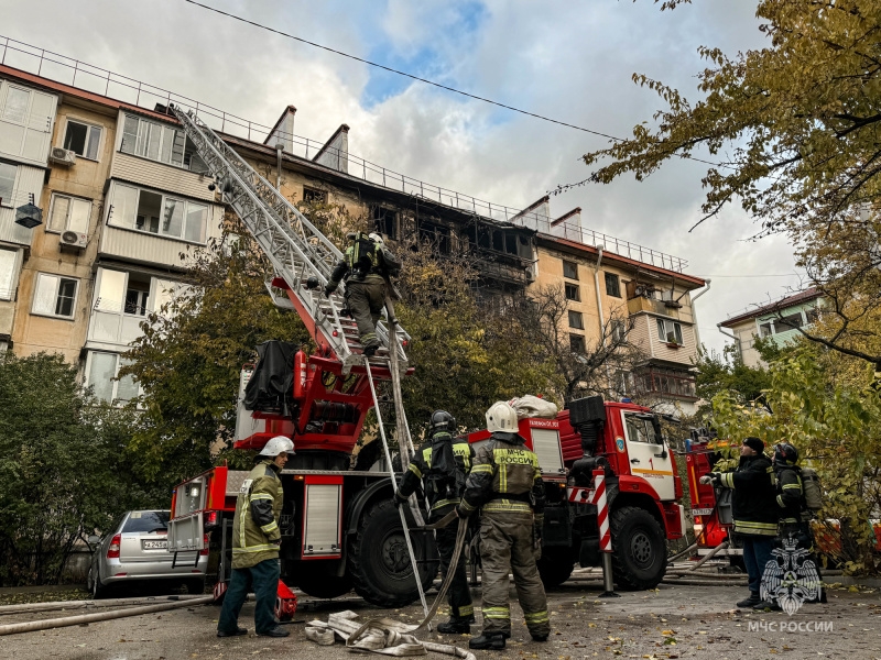 В Севастополе ликвидировали пожар в пятиэтажке